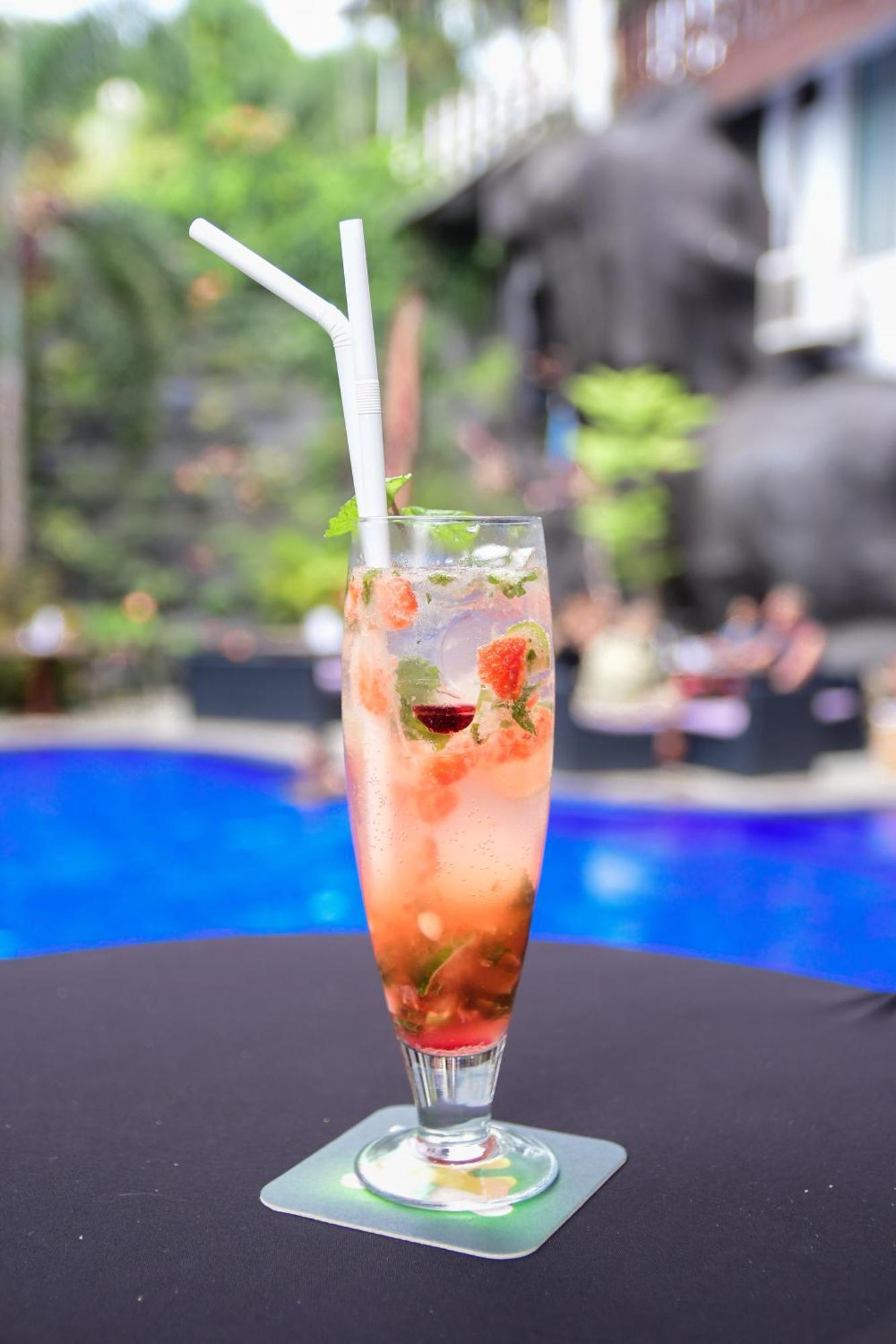 森雷酒店 康提 外观 照片